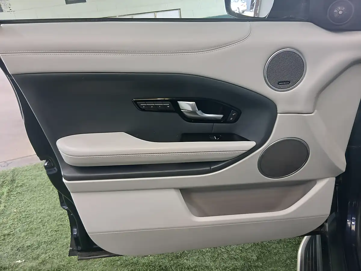 Used 2016 Land Rover Range Rover Evoque Autobiography Blue - Interior and Exterior details 11