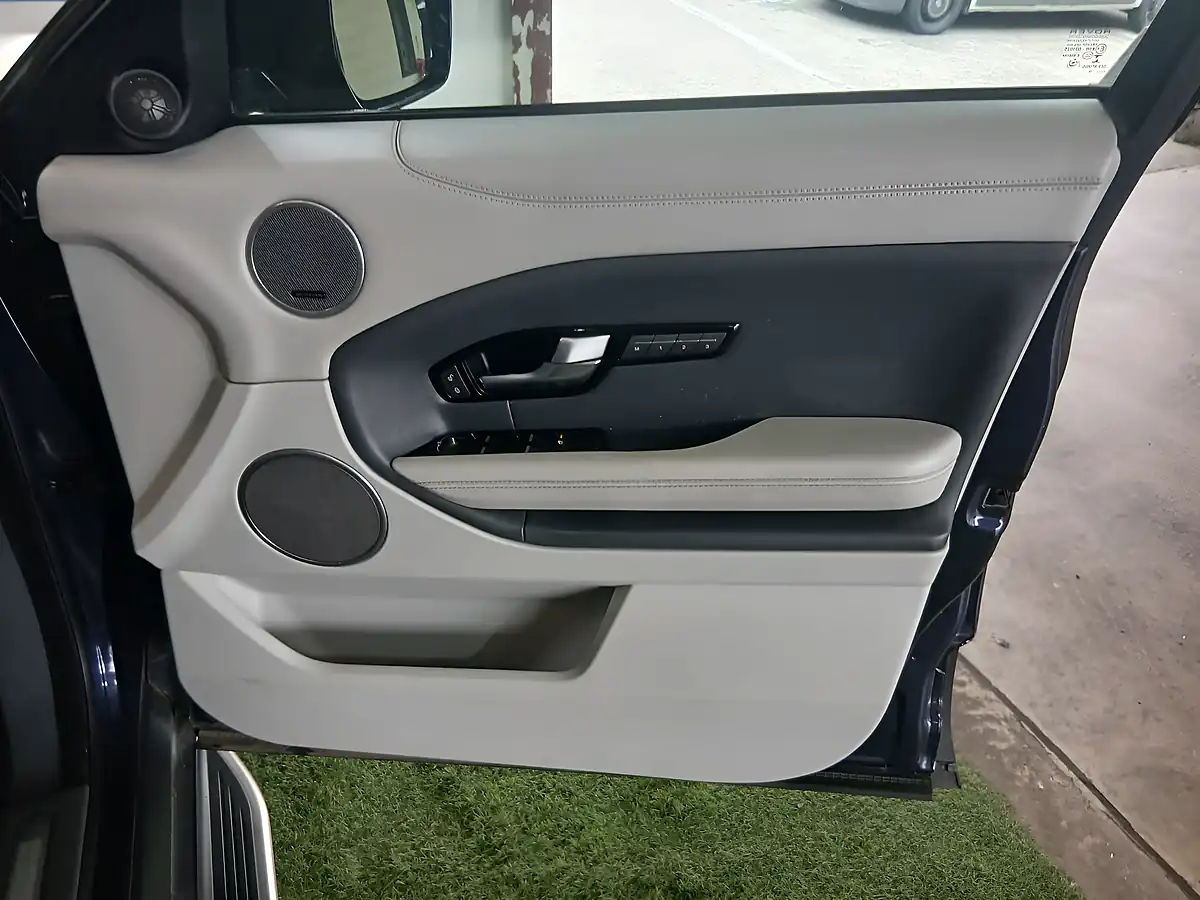 Used 2016 Land Rover Range Rover Evoque Autobiography Blue - Interior and Exterior details 9
