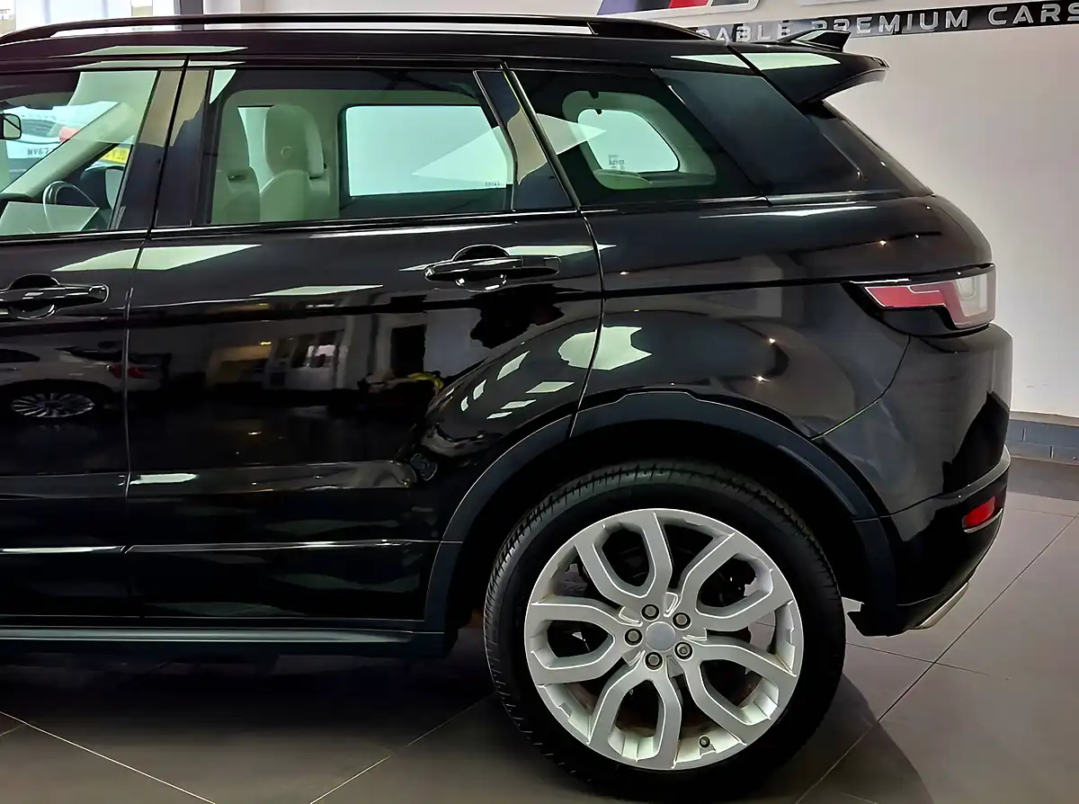 Used 2016 Land Rover Range Rover Evoque Hse Dynamic Black - Interior and Exterior details 15