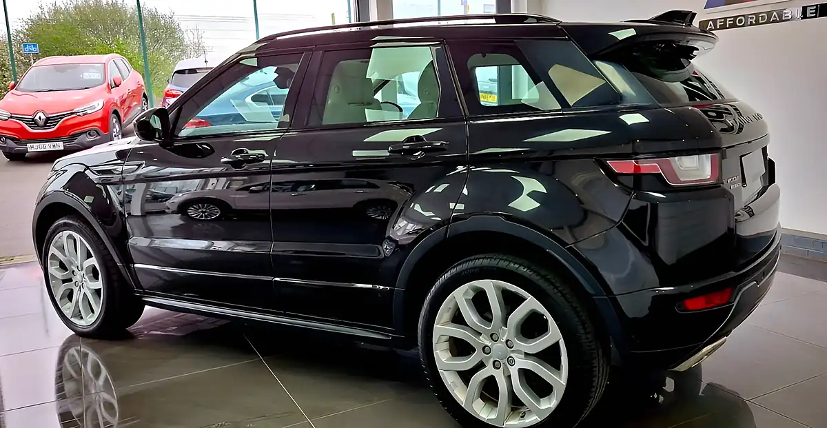 Used 2016 Land Rover Range Rover Evoque Hse Dynamic Black - Interior and Exterior details 3