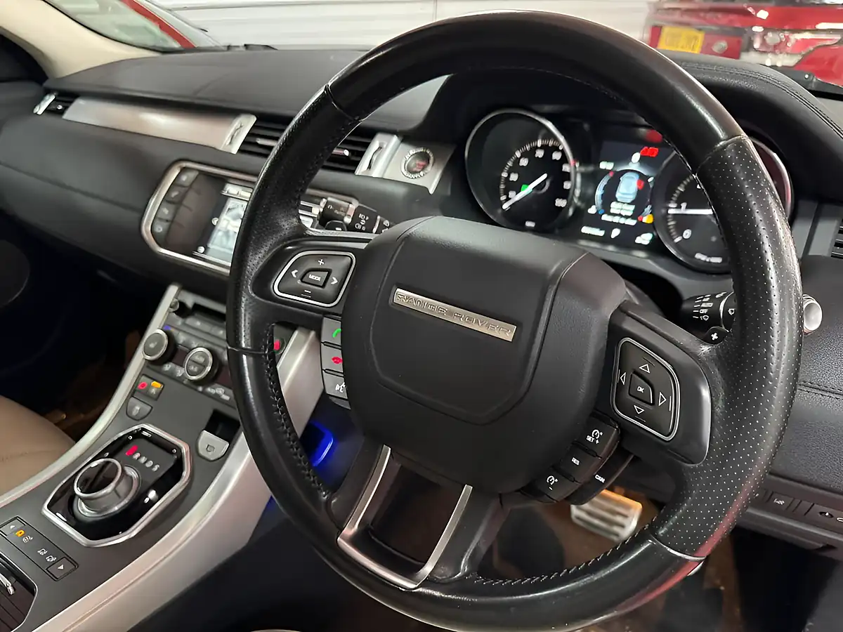 Used 2016 Land Rover Range Rover Evoque Hse Dynamic Black - Interior and Exterior details 8