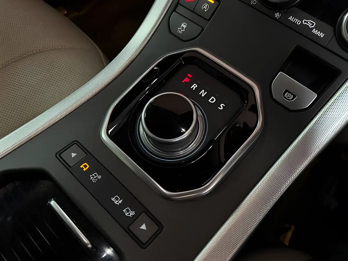 Used 2016 Land Rover Range Rover Evoque Hse Dynamic Black - Interior and Exterior details 9