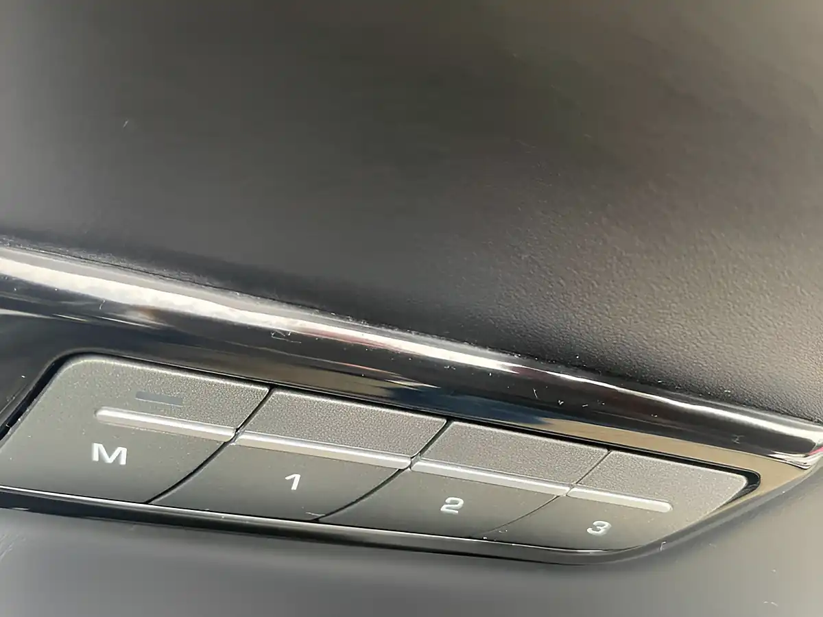 Used 2016 Land Rover Range Rover Evoque Hse Dynamic Grey - Interior and Exterior details 12