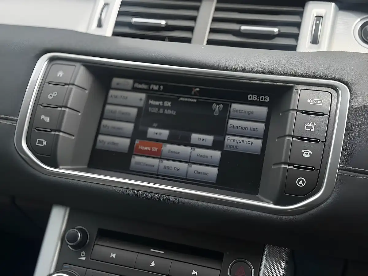 Used 2016 Land Rover Range Rover Evoque Hse Dynamic Grey - Interior and Exterior details 15