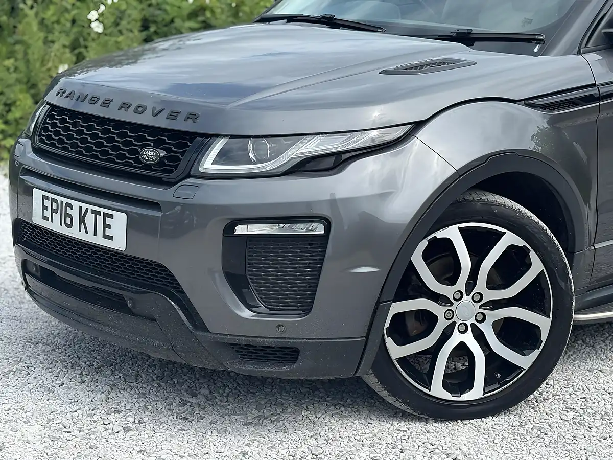 Used 2016 Land Rover Range Rover Evoque Hse Dynamic Grey - Interior and Exterior details 9