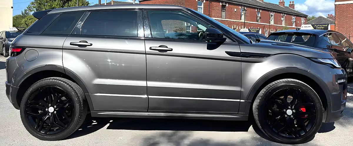 Used 2016 Land Rover Range Rover Evoque Hse Dynamic Grey - Interior and Exterior details 9