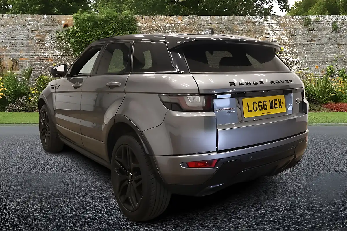 Used 2016 Land Rover Range Rover Evoque Hse Dynamic Grey - Interior and Exterior details 5