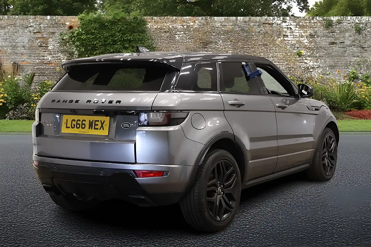 Used 2016 Land Rover Range Rover Evoque Hse Dynamic Grey - Interior and Exterior details 6