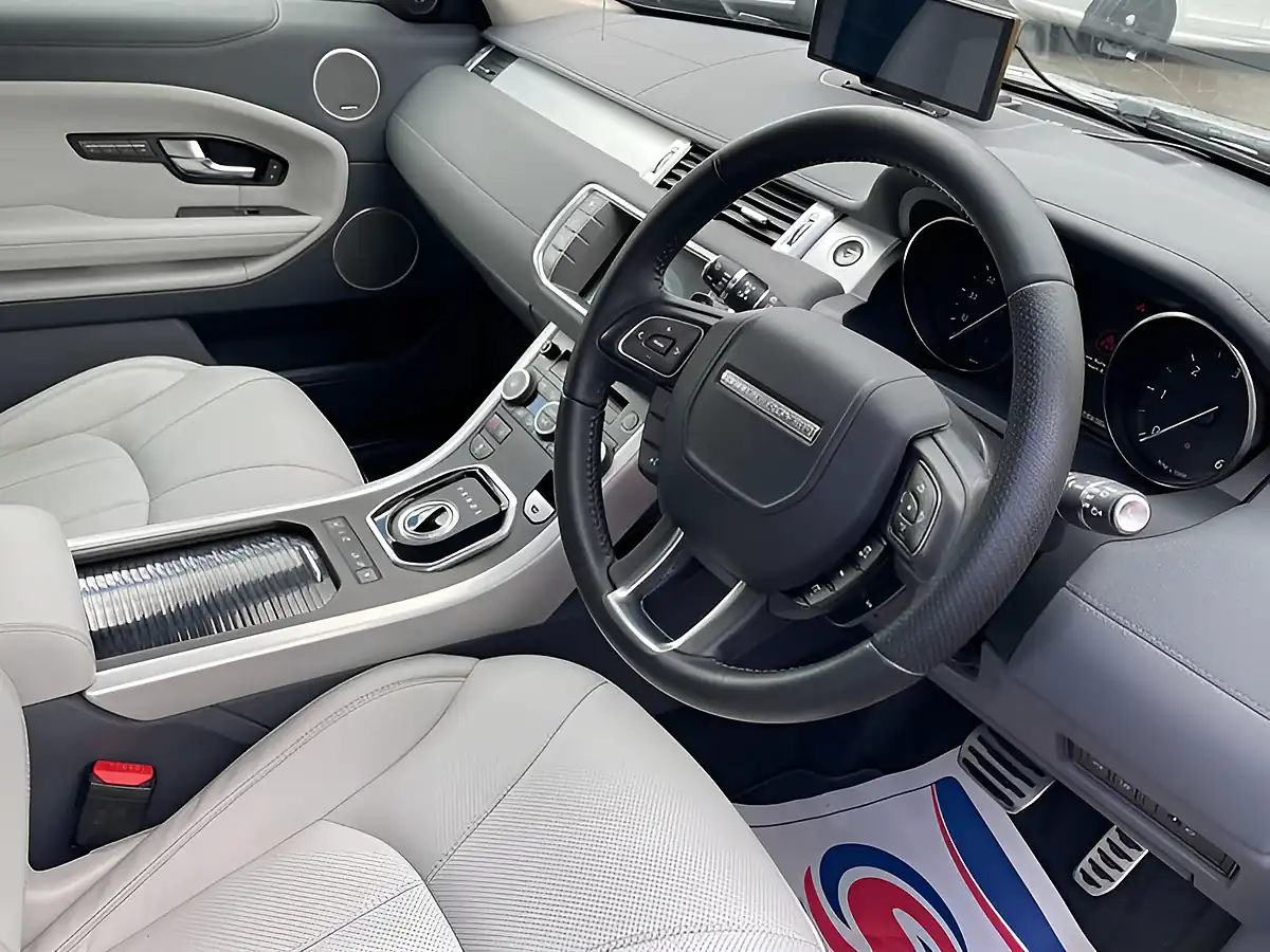 Used 2016 Land Rover Range Rover Evoque Hse Dynamic Grey - Interior and Exterior details 12