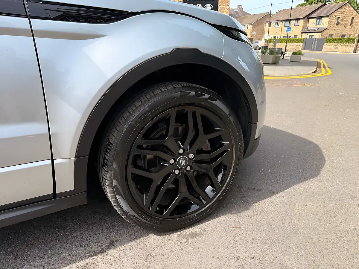 Used 2016 Land Rover Range Rover Evoque Hse Dynamic Indus Silver - Interior and Exterior details 15