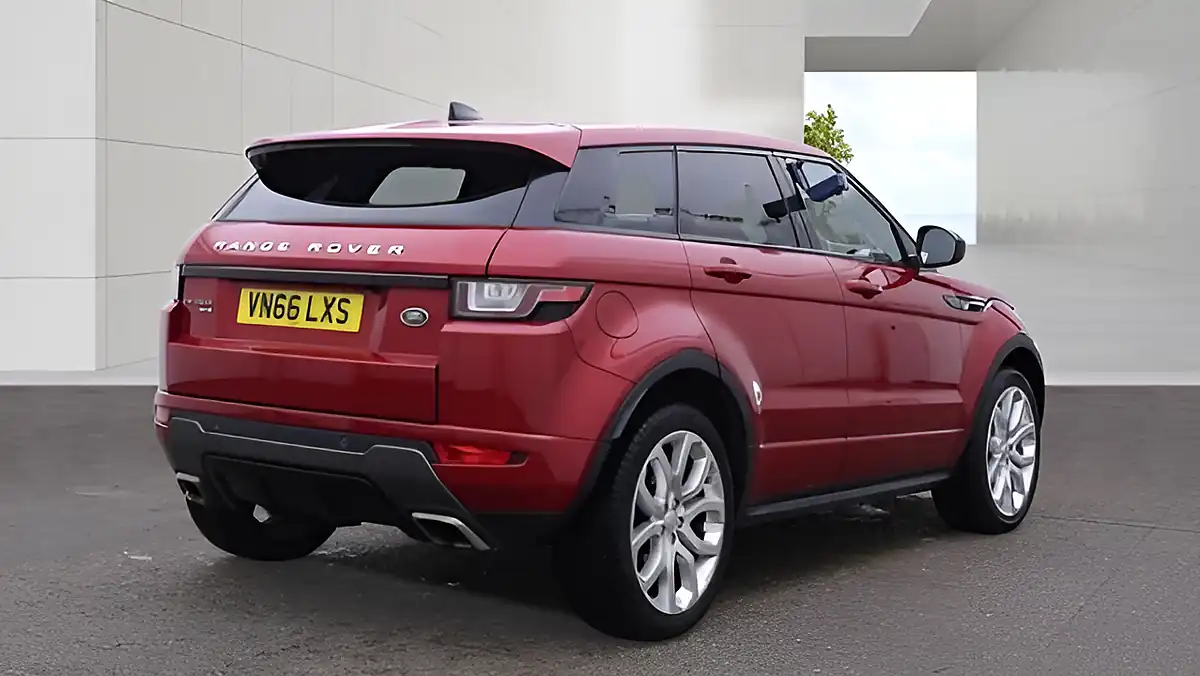 Used 2016 Land Rover Range Rover Evoque Hse Dynamic Red - Interior and Exterior details 4