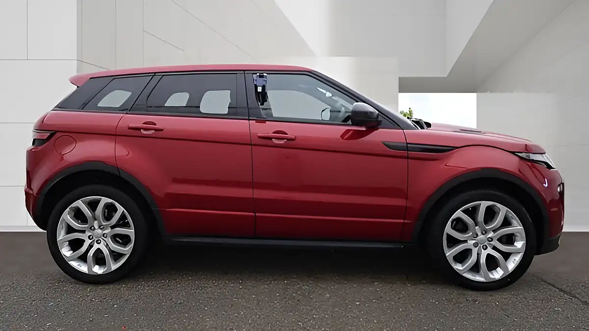 Used 2016 Land Rover Range Rover Evoque Hse Dynamic Red - Interior and Exterior details 7