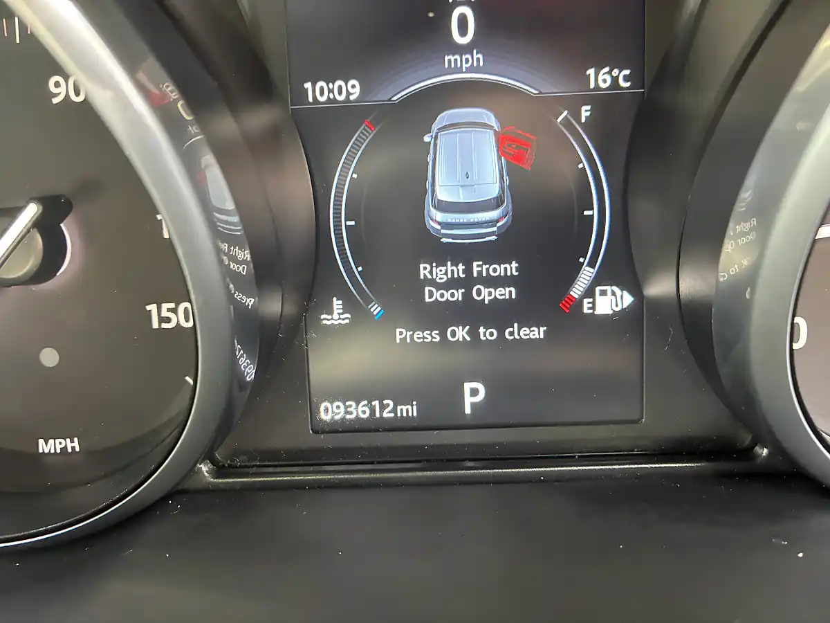 Used 2016 Land Rover Range Rover Evoque Hse Dynamic Silver - Interior and Exterior details 13