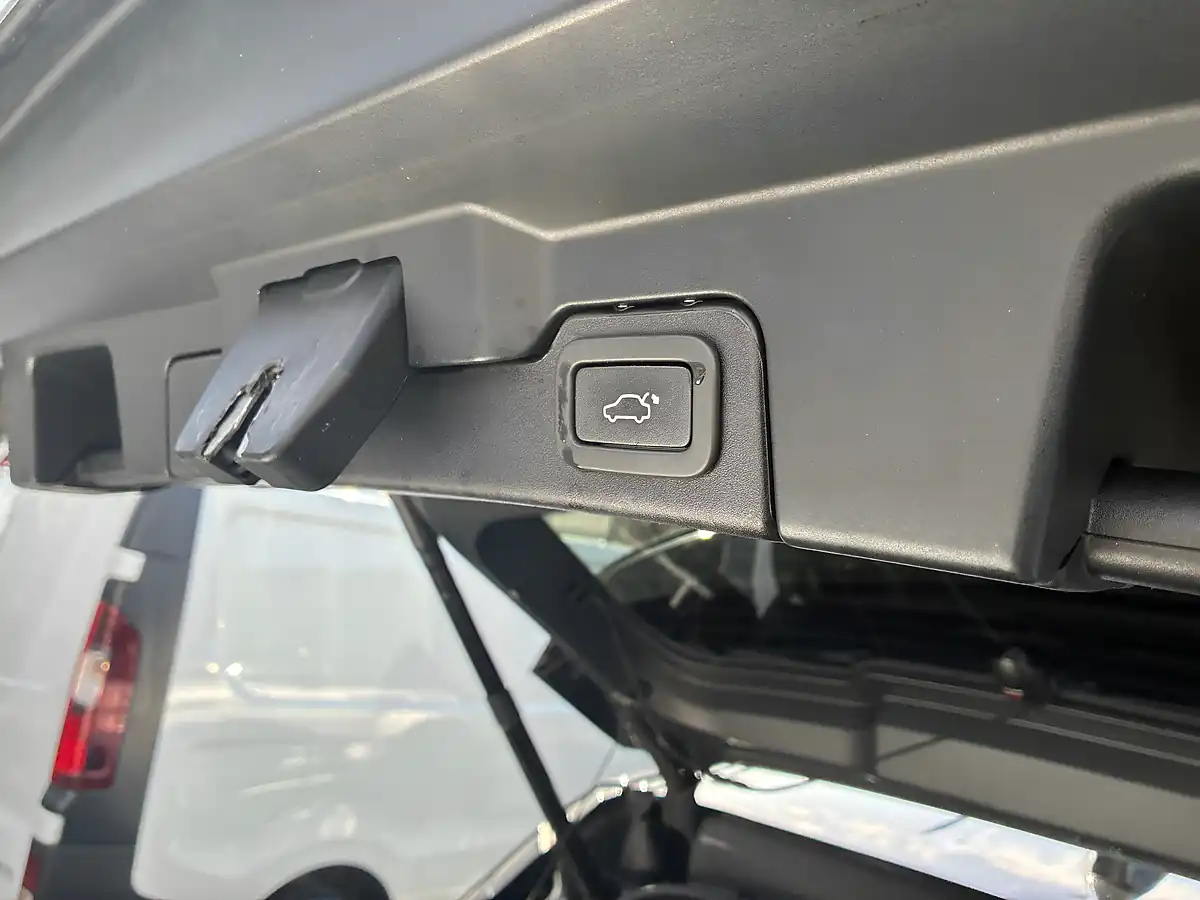 Used 2016 Land Rover Range Rover Evoque Hse Dynamic Silver - Interior and Exterior details 20