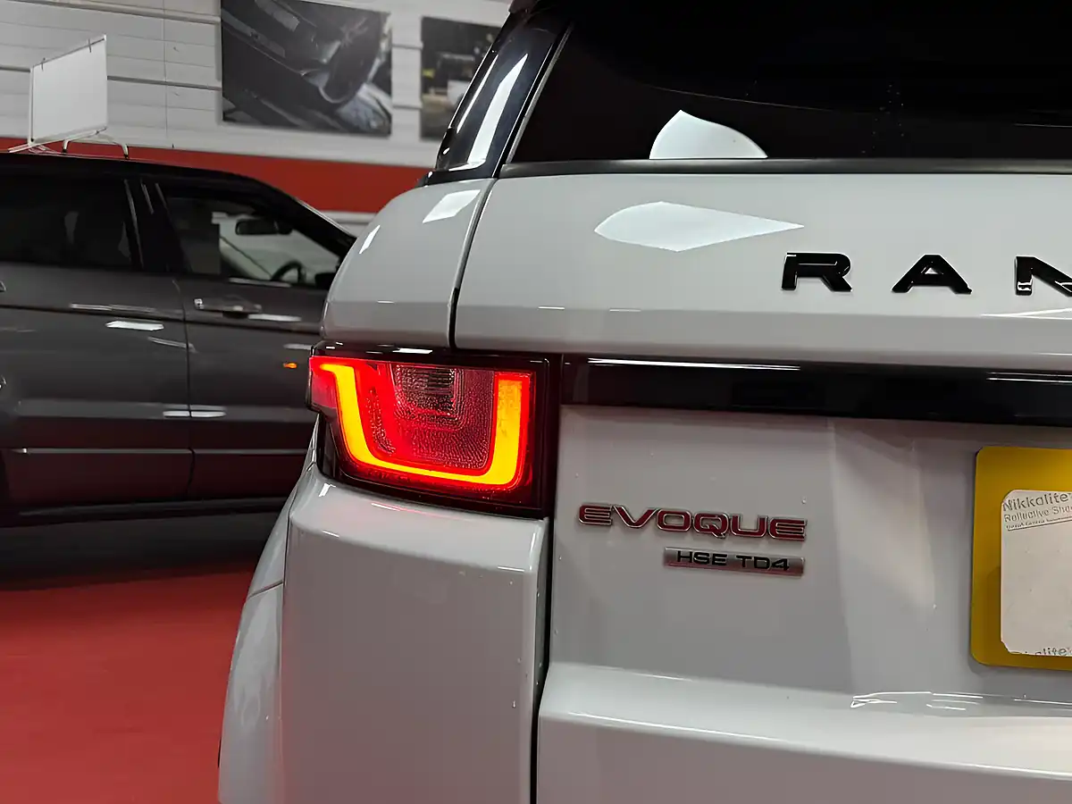 Used 2016 Land Rover Range Rover Evoque Hse Dynamic White - Interior and Exterior details 11