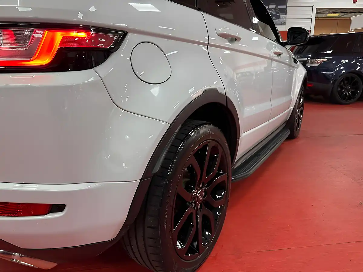 Used 2016 Land Rover Range Rover Evoque Hse Dynamic White - Interior and Exterior details 14
