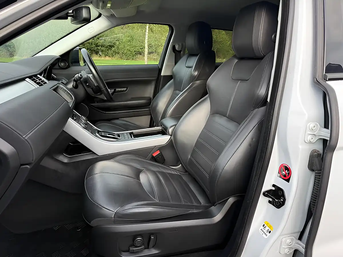 Used 2016 Land Rover Range Rover Evoque Hse Dynamic White - Interior and Exterior details 10