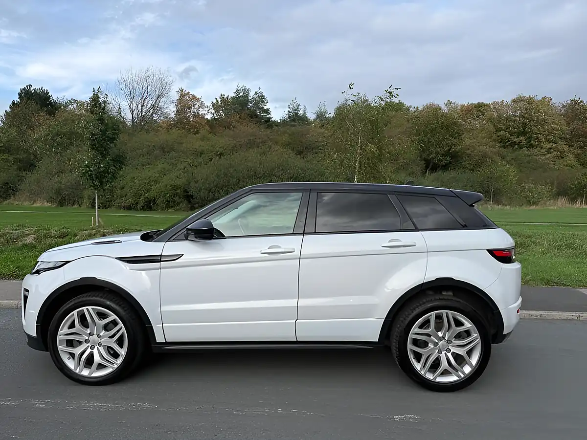 Used 2016 Land Rover Range Rover Evoque Hse Dynamic White - Interior and Exterior details 5