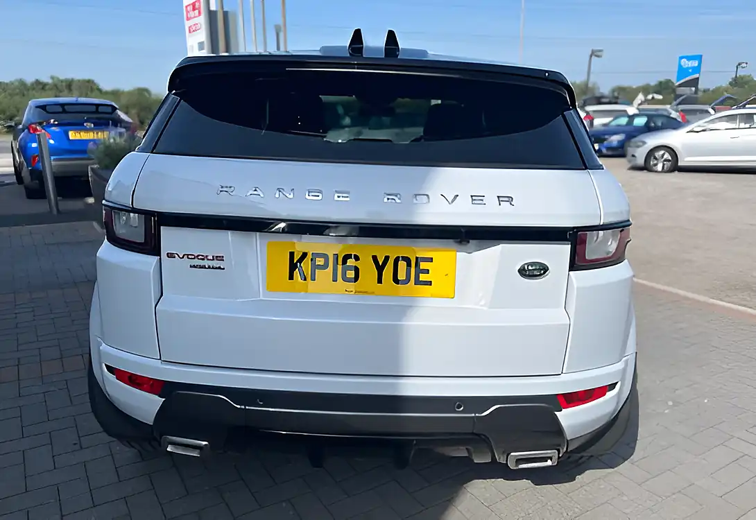 Used 2016 Land Rover Range Rover Evoque Hse Dynamic White - Interior and Exterior details 9