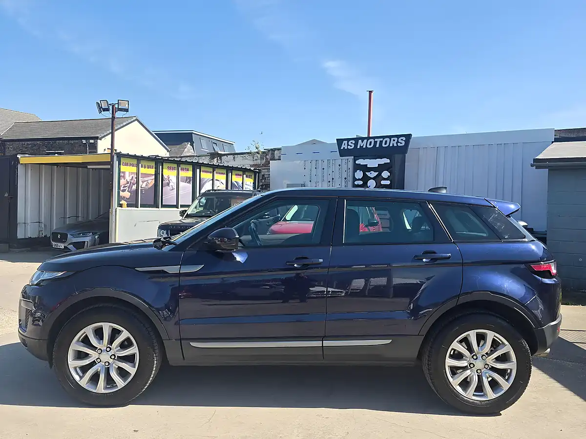 Used 2016 Land Rover Range Rover Evoque Se Blue - Interior and Exterior details 4