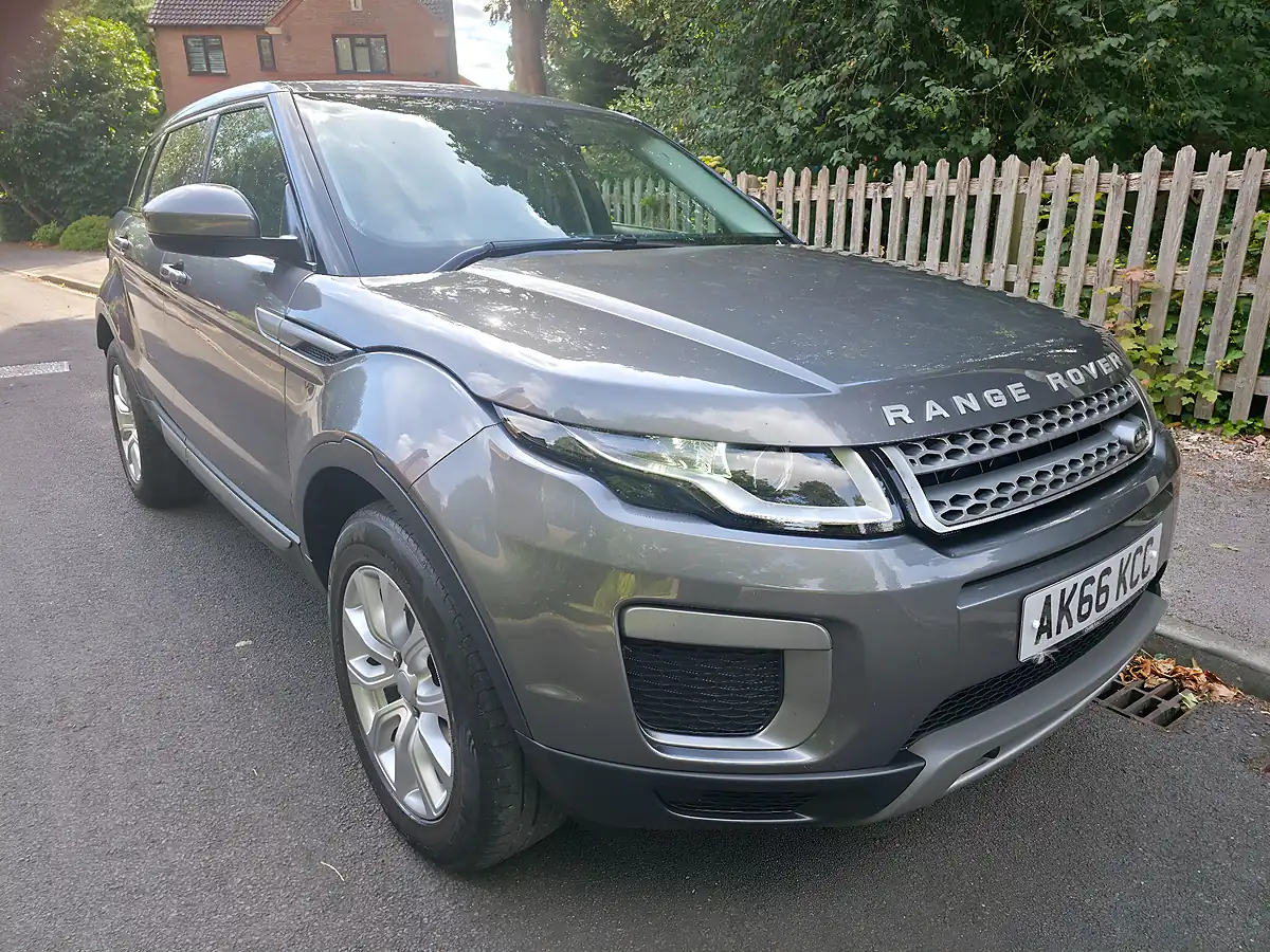 Used 2016 Land Rover Range Rover Evoque Se Grey - Front View
