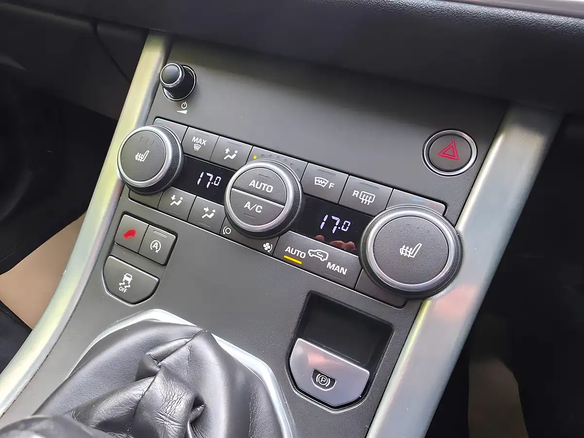 Used 2016 Land Rover Range Rover Evoque Se Grey - Interior and Exterior details 10