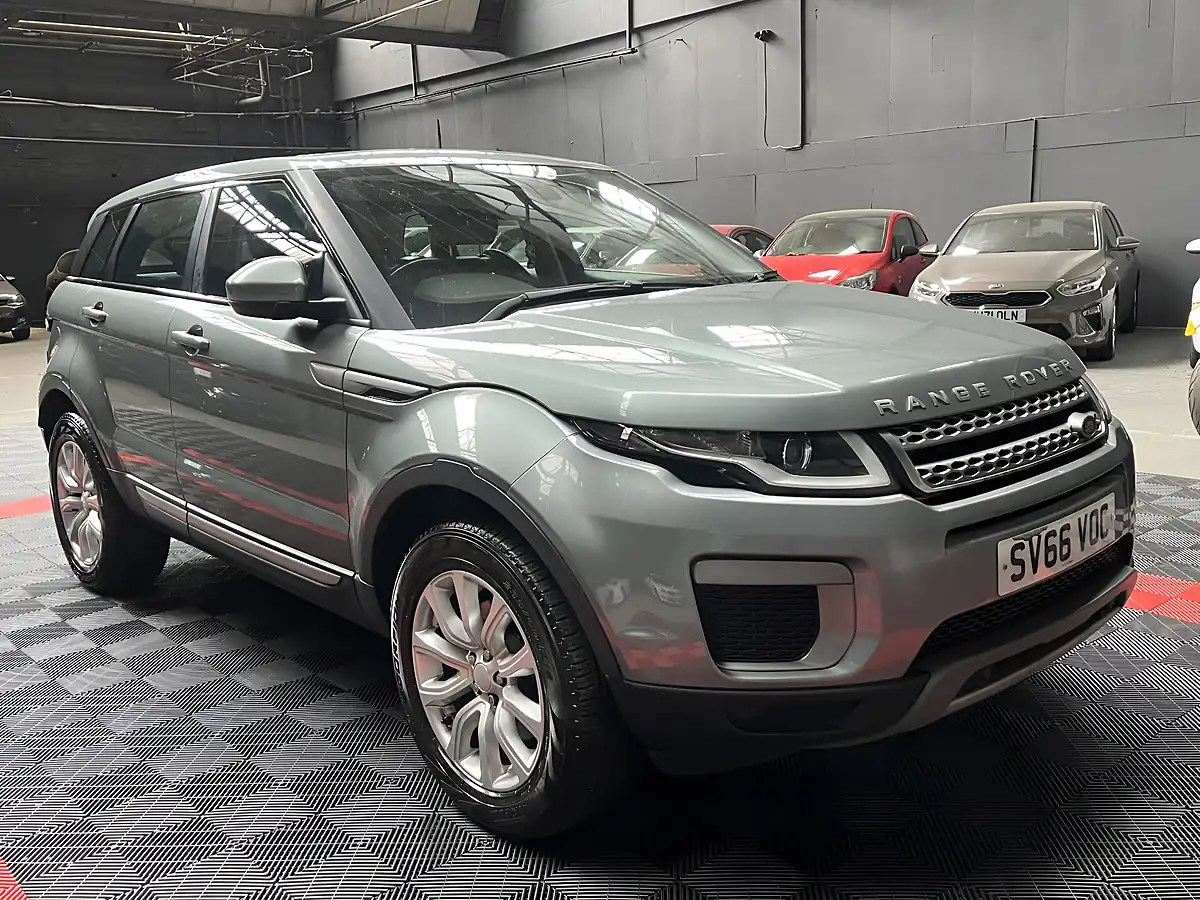 Used 2016 Land Rover Range Rover Evoque Se Grey - Front View