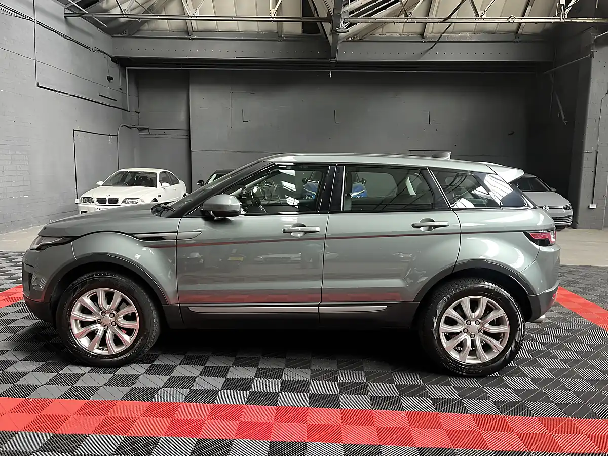 Used 2016 Land Rover Range Rover Evoque Se Grey - Interior and Exterior details 4
