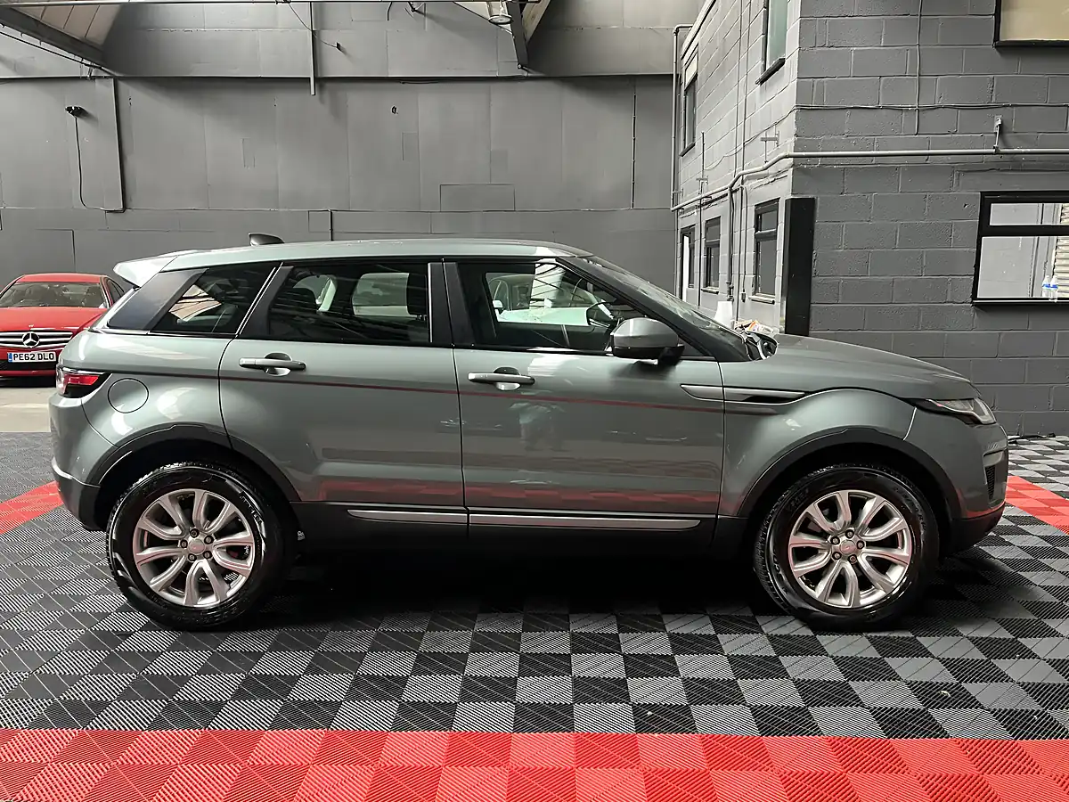 Used 2016 Land Rover Range Rover Evoque Se Grey - Interior and Exterior details 5