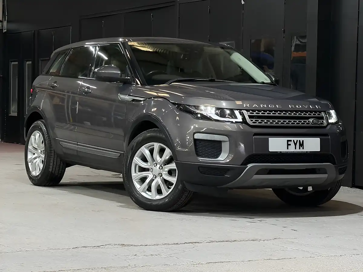 Used 2016 Land Rover Range Rover Evoque Se Grey - Front View
