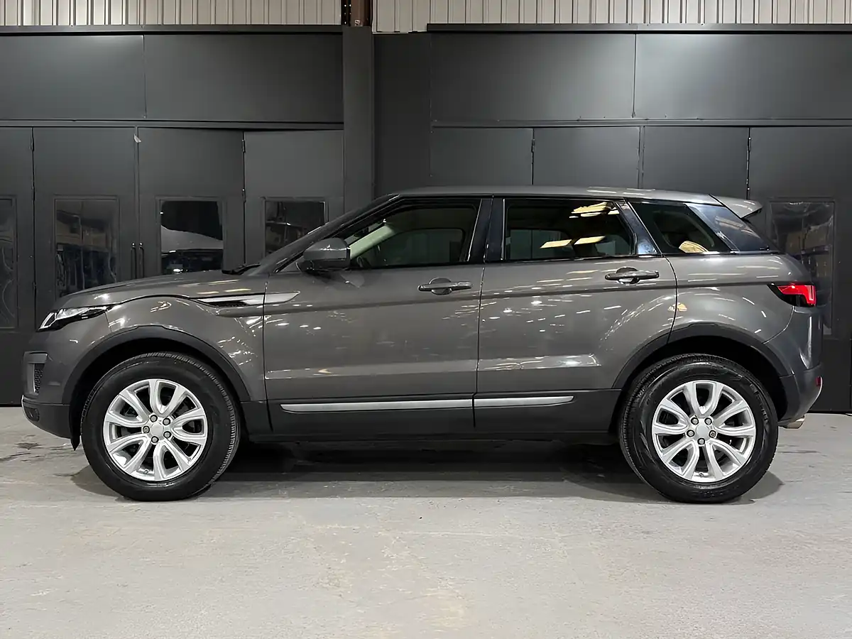 Used 2016 Land Rover Range Rover Evoque Se Grey - Interior and Exterior details 17
