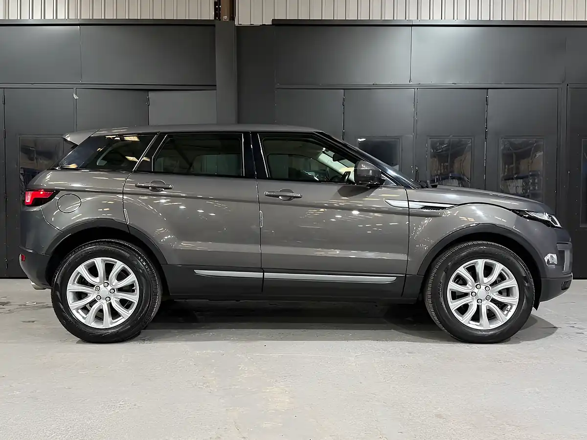 Used 2016 Land Rover Range Rover Evoque Se Grey - Interior and Exterior details 3