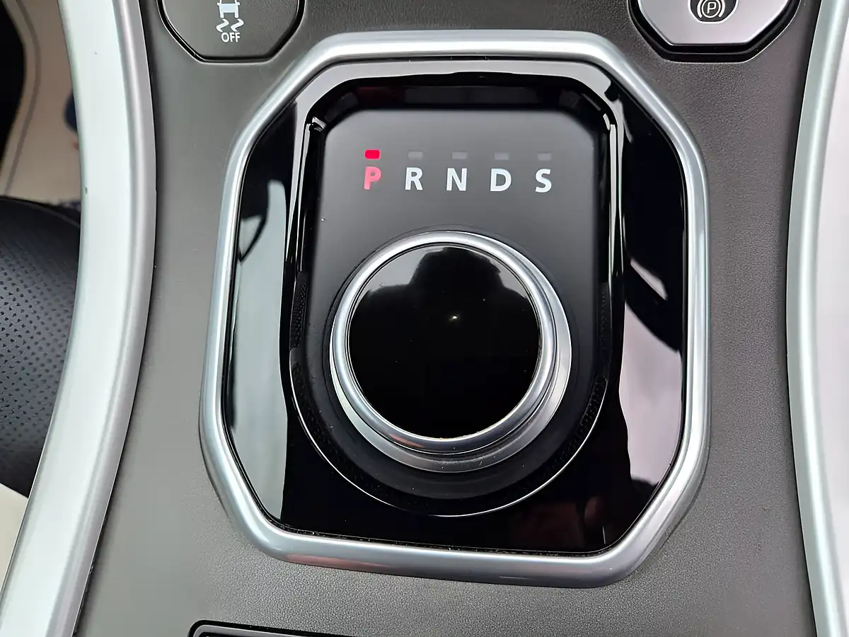 Used 2016 Land Rover Range Rover Evoque Se Tech Black - Interior and Exterior details 12
