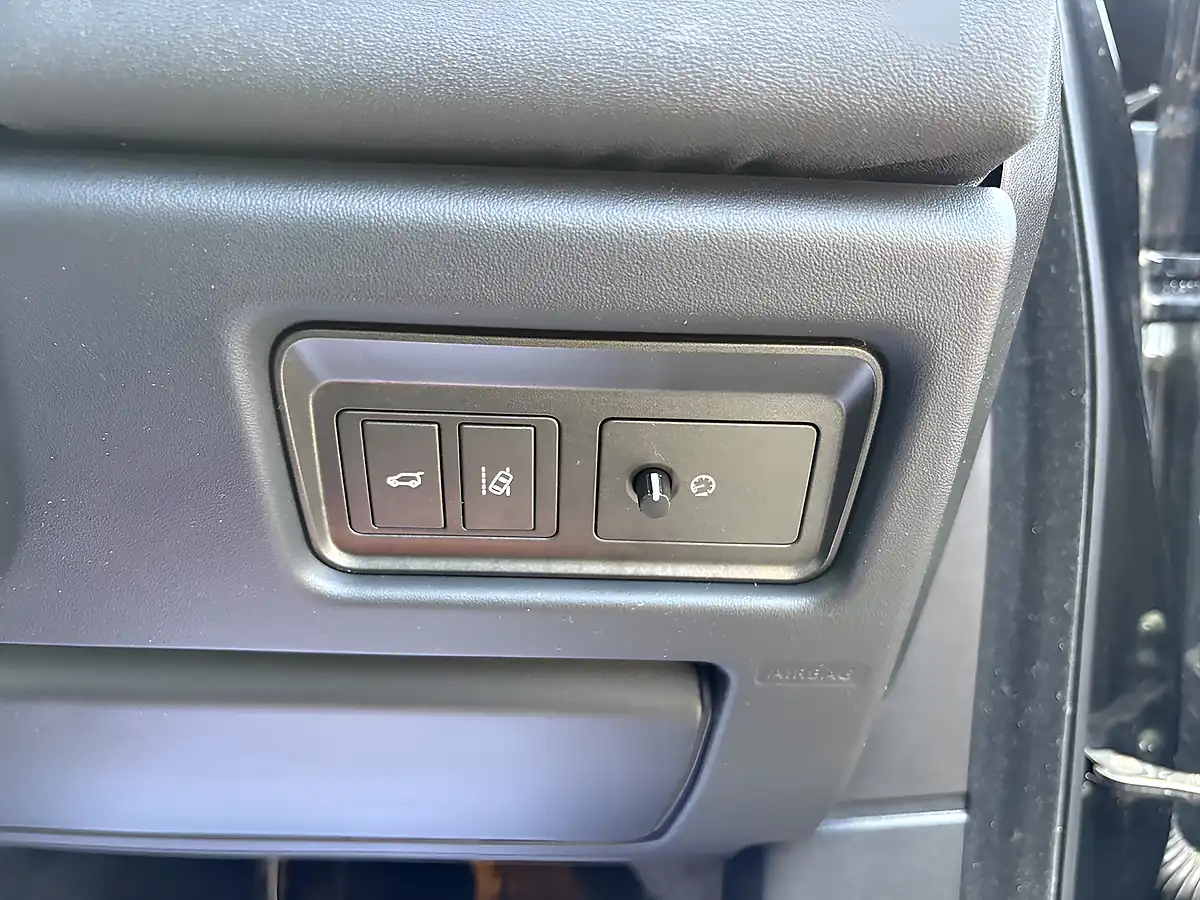 Used 2016 Land Rover Range Rover Evoque Se Tech Black - Interior and Exterior details 10