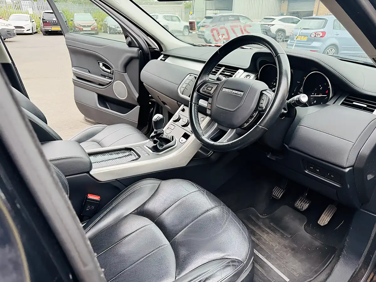 Used 2016 Land Rover Range Rover Evoque Se Tech Black - Interior and Exterior details 12