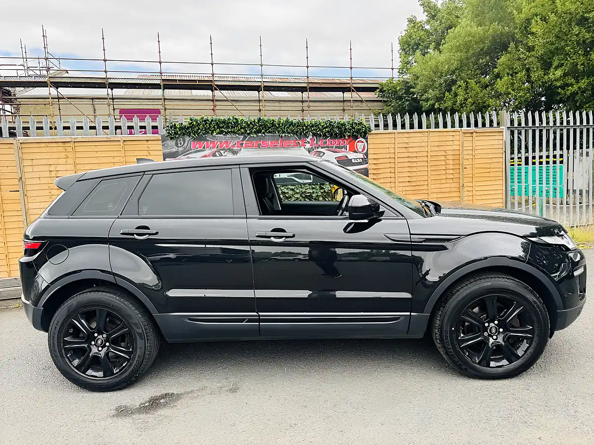 Used 2016 Land Rover Range Rover Evoque Se Tech Black - Interior and Exterior details 3