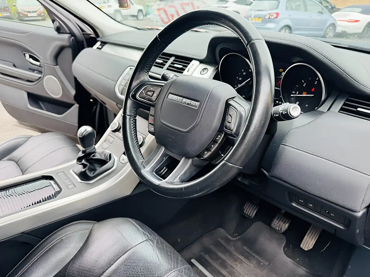 Used 2016 Land Rover Range Rover Evoque Se Tech Black - Interior and Exterior details 9