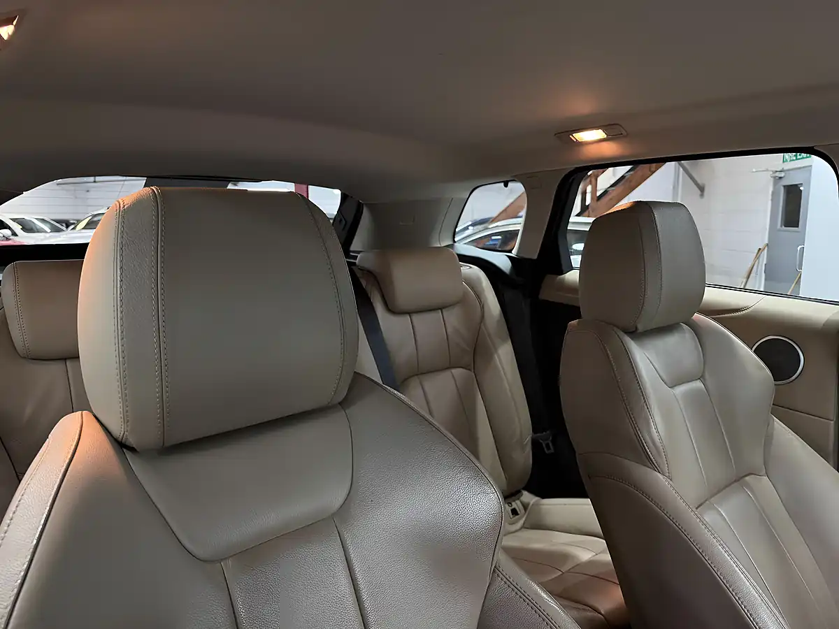 Used 2016 Land Rover Range Rover Evoque Se Tech Black - Interior and Exterior details 10