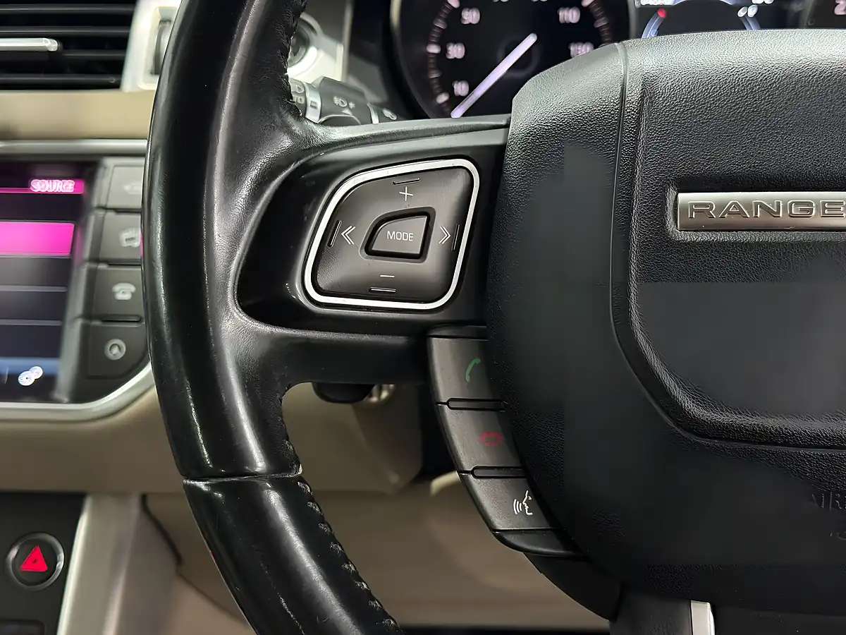 Used 2016 Land Rover Range Rover Evoque Se Tech Black - Interior and Exterior details 14