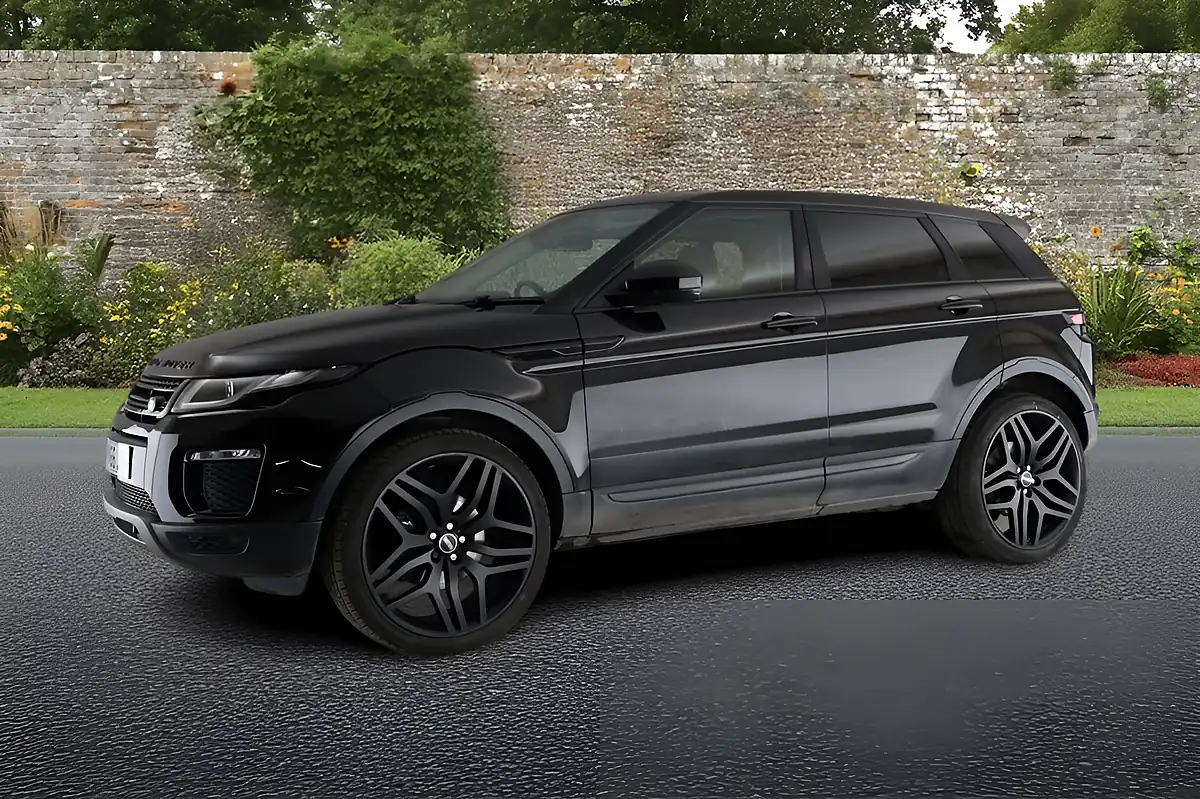 Used 2016 Land Rover Range Rover Evoque Se Tech Black - Interior and Exterior details 3