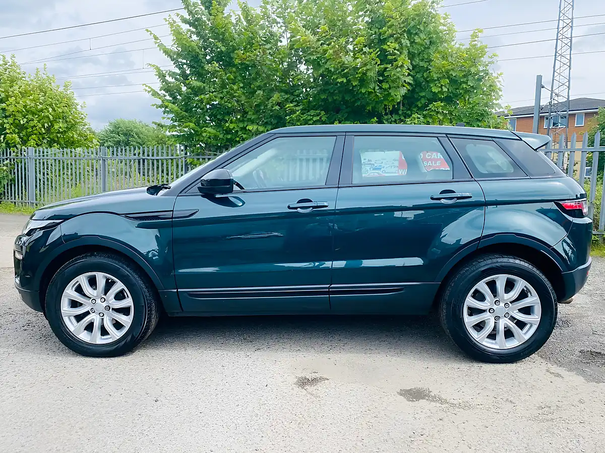 Used 2016 Land Rover Range Rover Evoque Se Tech Green - Interior and Exterior details 11