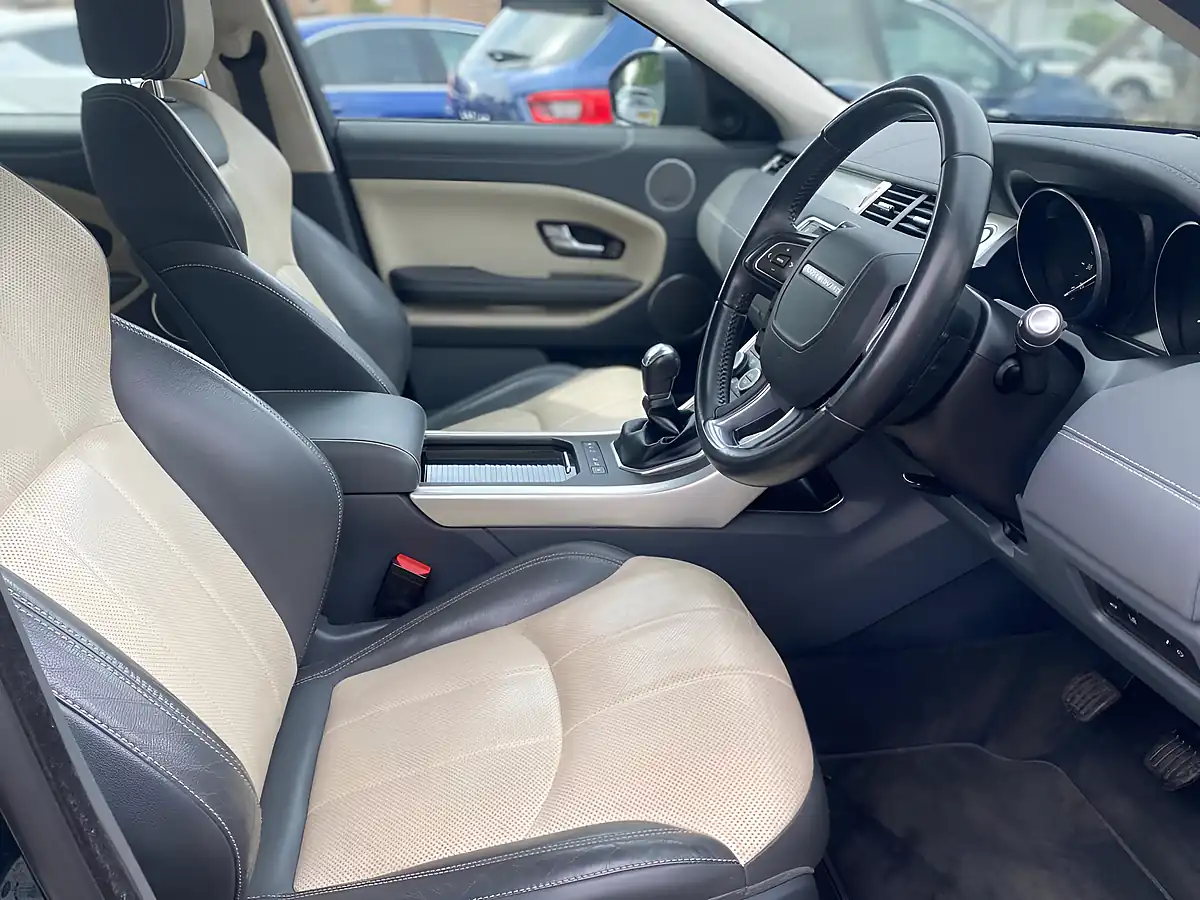Used 2016 Land Rover Range Rover Evoque Se Tech Green - Interior and Exterior details 15