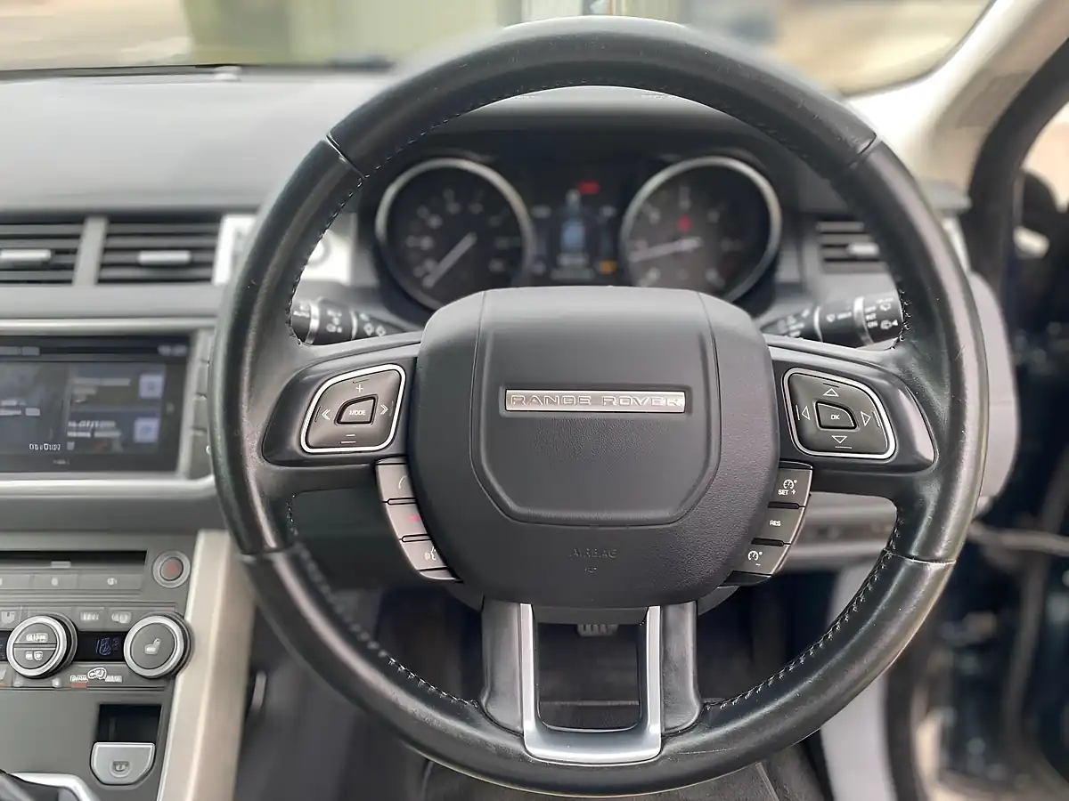 Used 2016 Land Rover Range Rover Evoque Se Tech Green - Interior and Exterior details 18