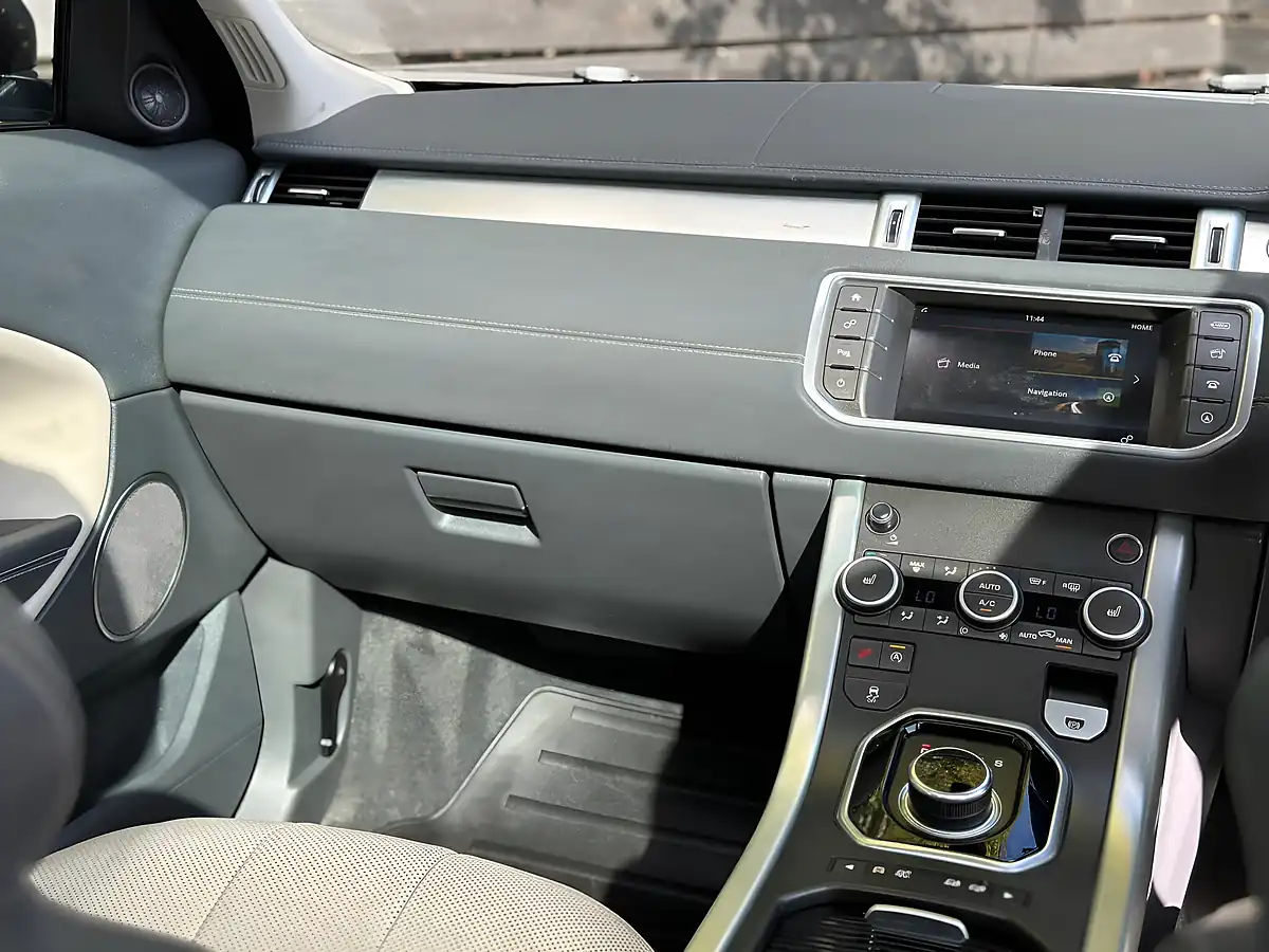 Used 2016 Land Rover Range Rover Evoque Se Tech Green - Interior and Exterior details 15