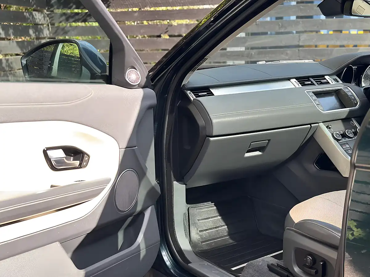 Used 2016 Land Rover Range Rover Evoque Se Tech Green - Interior and Exterior details 17