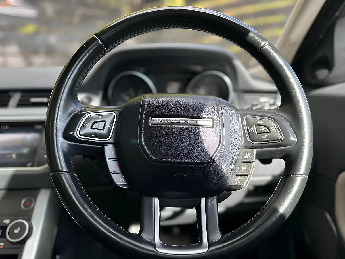 Used 2016 Land Rover Range Rover Evoque Se Tech Green - Interior and Exterior details 18