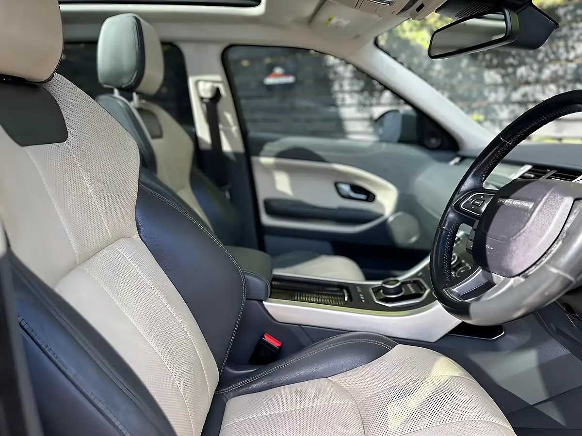 Used 2016 Land Rover Range Rover Evoque Se Tech Green - Interior and Exterior details 6