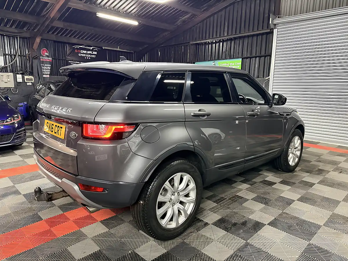 Used 2016 Land Rover Range Rover Evoque Se Tech Grey - Interior and Exterior details 9