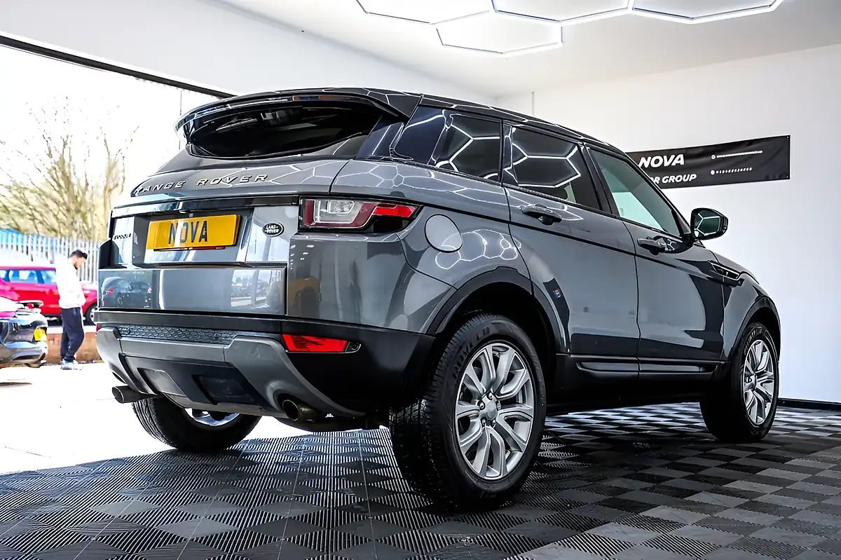 Used 2016 Land Rover Range Rover Evoque Se Tech Grey - Interior and Exterior details 10