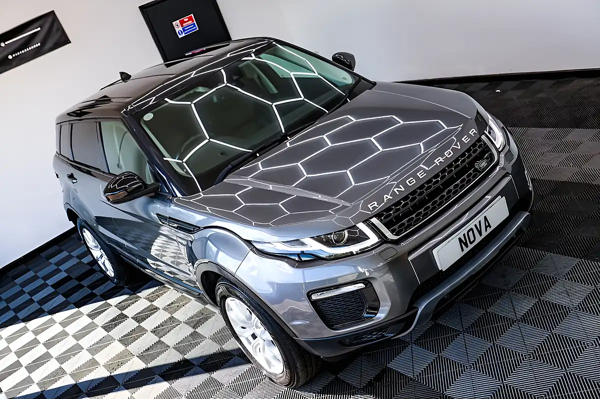 Used 2016 Land Rover Range Rover Evoque Se Tech Grey - Interior and Exterior details 4